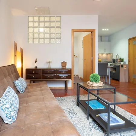 Host Wise - Stylish Adorable Flat In Gaia